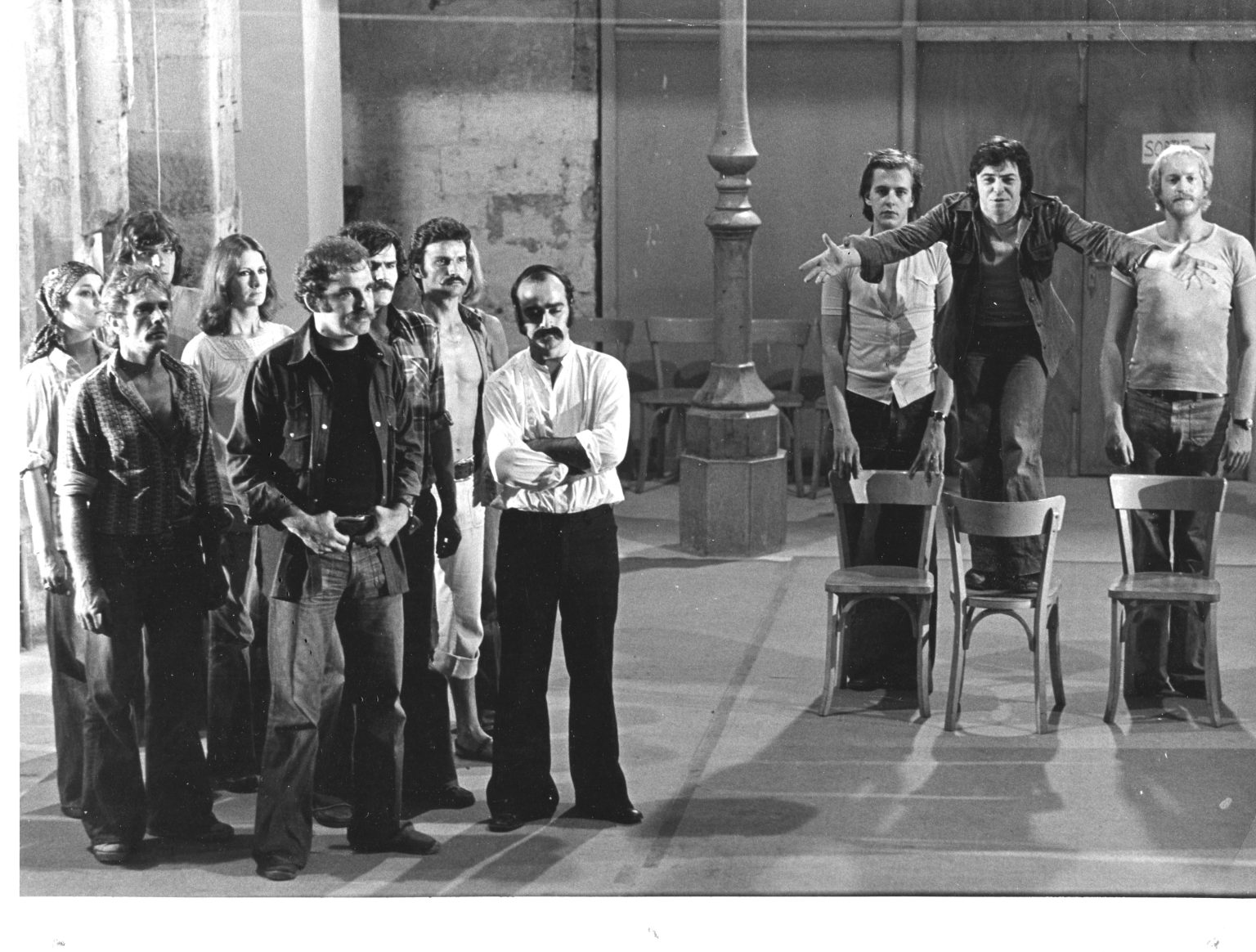 1975 - le Train du Bon Dieu - Ensemble Théâtral Mobile - avec. Janine Patrick, Michèle Fabien Jean-Luc Debatice, Gilles Lagay, Claude Koener, Nicola Donato, Philippe Sireuil et Philippe Van Kessel.